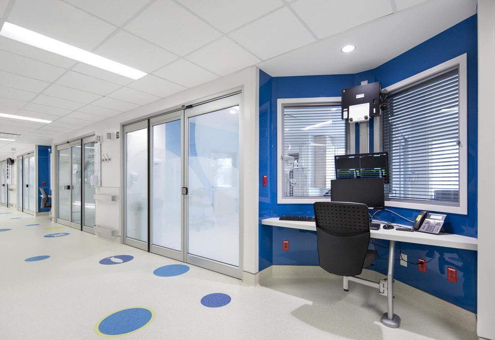 Architecture et aménagement de salle d'opération - Centre hospitalier universitaire Sainte-Justine