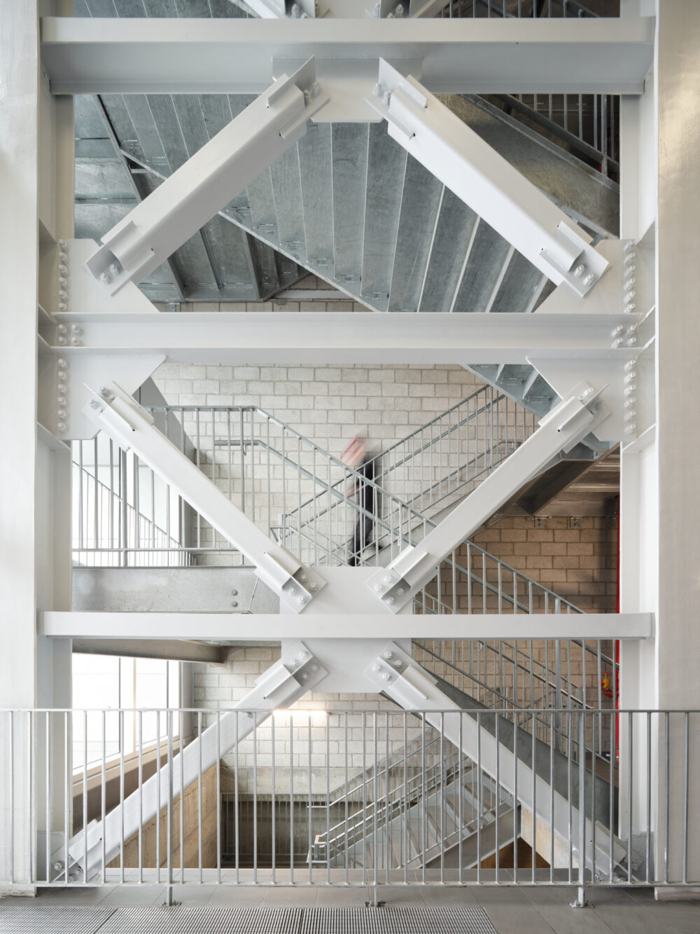 Escalier architectural du Centre d'entretien Saint-Laurent de la STM